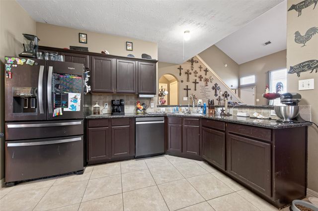 155 Horn Court, Baytown, TX 77523