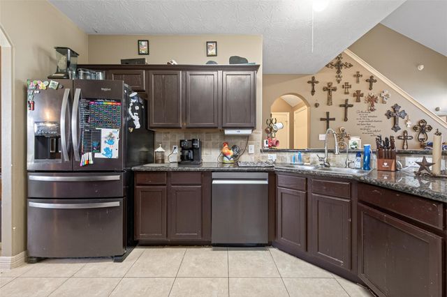 155 Horn Court, Baytown, TX 77523