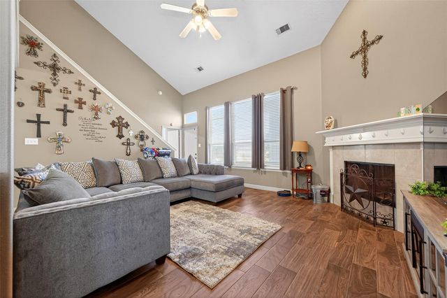 155 Horn Court, Baytown, TX 77523