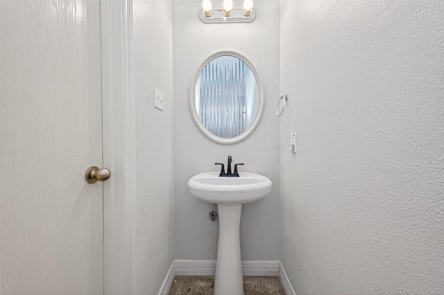 155 Horn Court, Baytown, TX 77523