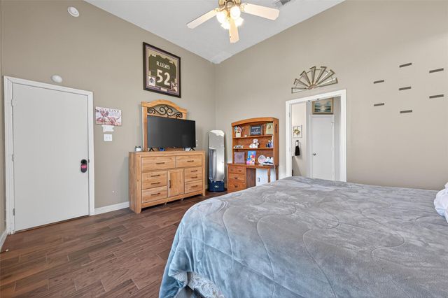 155 Horn Court, Baytown, TX 77523