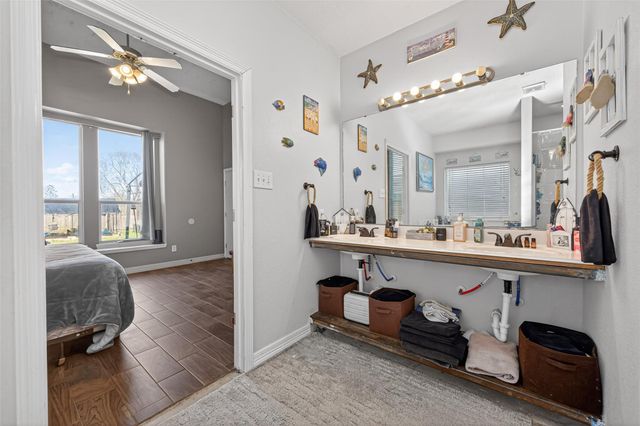 155 Horn Court, Baytown, TX 77523