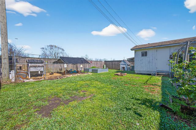 155 Horn Court, Baytown, TX 77523