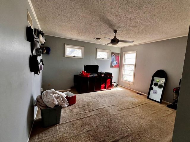 9803 Colony Place, Kansas City, MO 64131