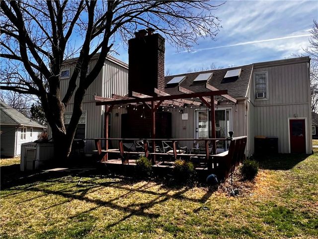 9803 Colony Place, Kansas City, MO 64131