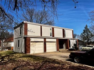 9803 Colony Place, Kansas City, MO 64131