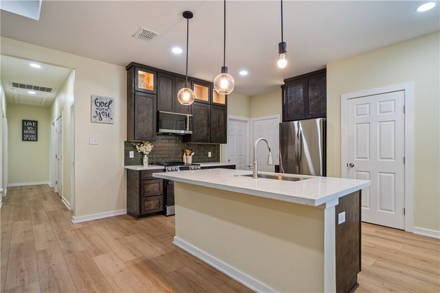 4205 Molina Dr, Corpus Christi, TX 78416