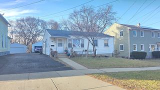 918 Lavoie Avenue, Elgin, IL 60120