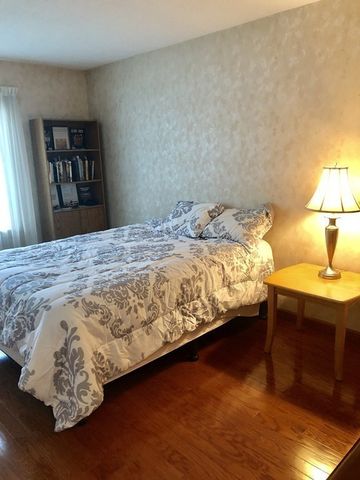 45 Nassau Drive 45, Springfield, MA 01129