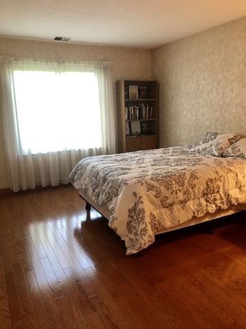 45 Nassau Drive 45, Springfield, MA 01129