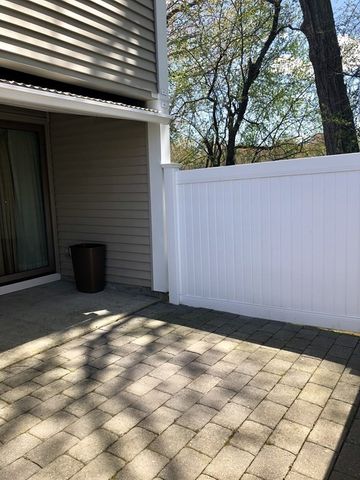 45 Nassau Drive 45, Springfield, MA 01129