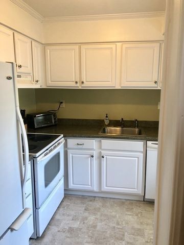 45 Nassau Drive 45, Springfield, MA 01129