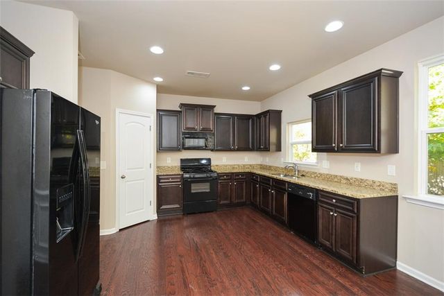 134 Grove Meadow Drive, Acworth, GA 30101