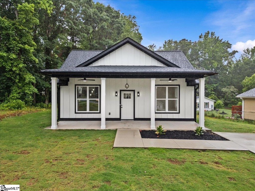 119A Woodland Drive, Fountain Inn, SC 29644
