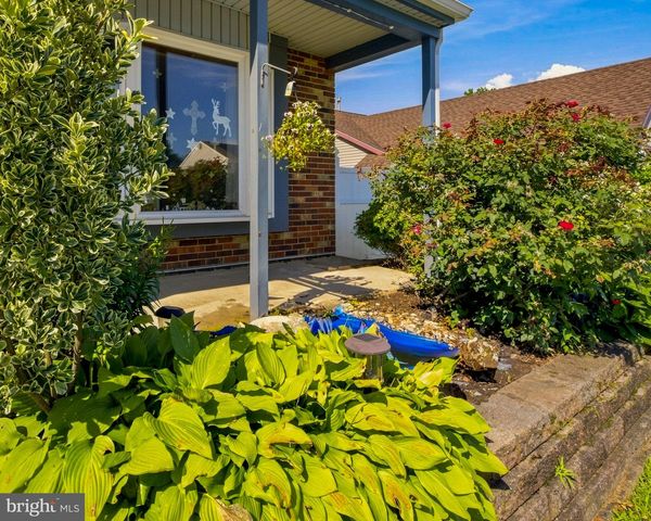 38 SLEEPY HOLLOW LN, Sicklerville, NJ 08081