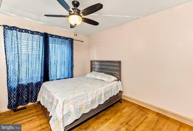 38 SLEEPY HOLLOW LN, Sicklerville, NJ 08081