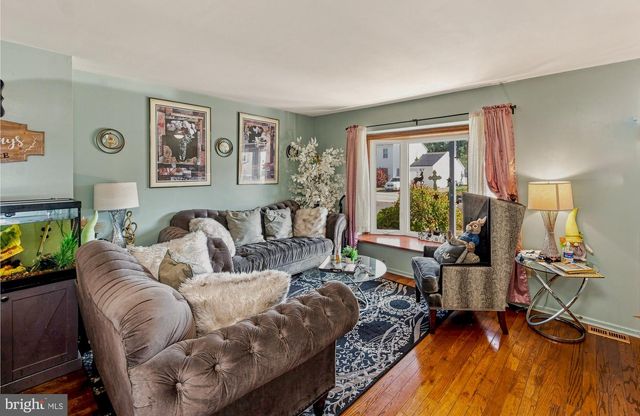 38 SLEEPY HOLLOW LN, Sicklerville, NJ 08081