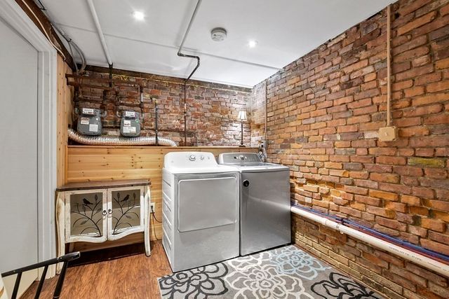 909 E 2nd Street 1, Boston, MA 02127