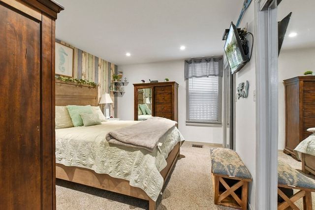 909 E 2nd Street 1, Boston, MA 02127