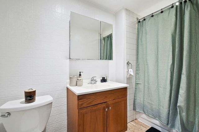 909 E 2nd Street 1, Boston, MA 02127
