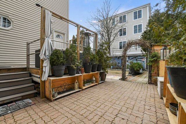 909 E 2nd Street 1, Boston, MA 02127