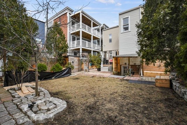 909 E 2nd Street 1, Boston, MA 02127