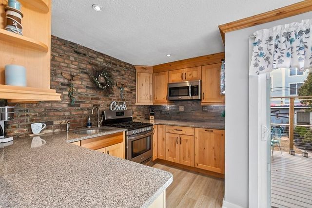 909 E 2nd Street 1, Boston, MA 02127