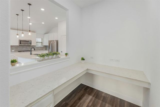 1808 Donetto DR, Leander, TX 78641