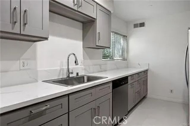 4722 Park Granada, Calabasas, CA 91302