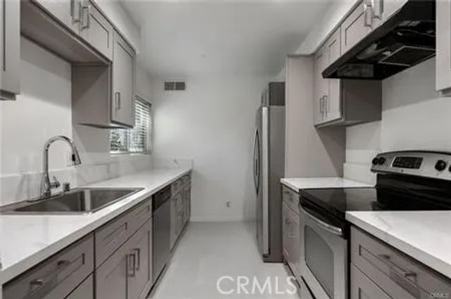4722 Park Granada, Calabasas, CA 91302
