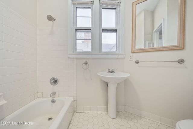 1704 Rosewood Ave 2, Louisville, KY 40204