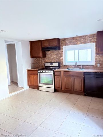 128 Henry Ruff Road, Garden City, MI 48135