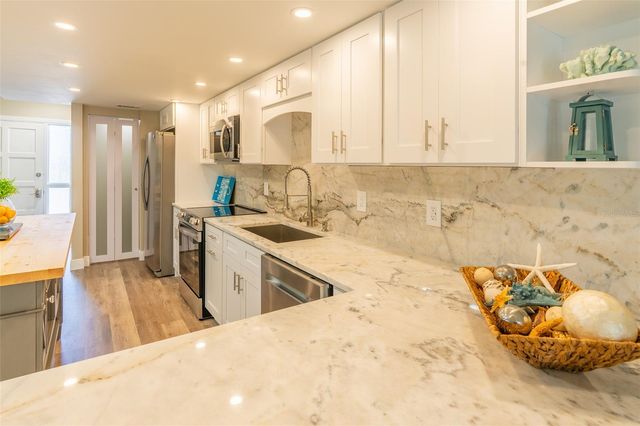 433 S PAULA DRIVE 21, Dunedin, FL 34698