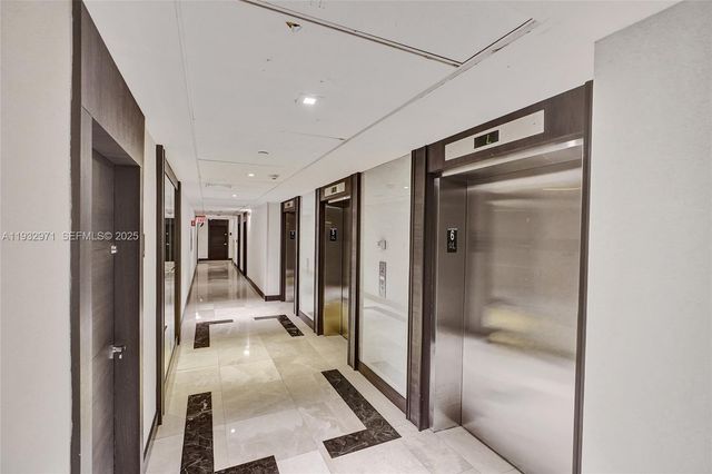 20515 E Country Club Dr 249, Aventura, FL 33180