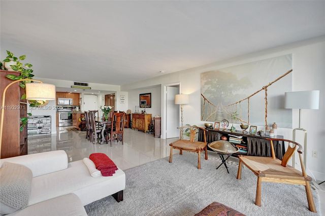 20515 E Country Club Dr 249, Aventura, FL 33180