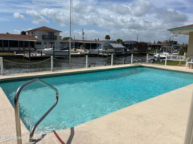 1725 E Riviera Drive, Merritt Island, FL 32952