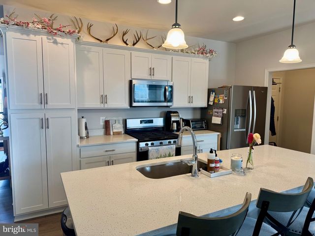 100 BATIK, Stephenson, VA 22656