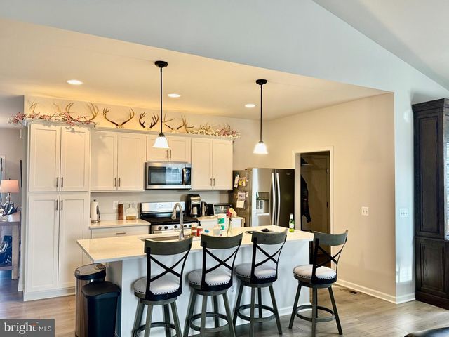 100 BATIK, Stephenson, VA 22656