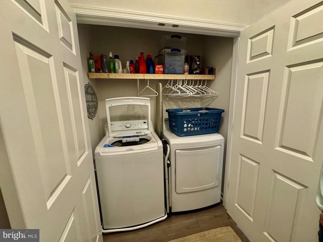 100 BATIK, Stephenson, VA 22656