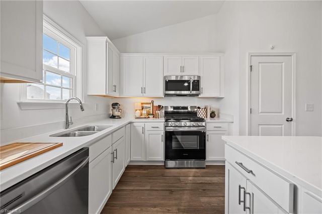 344 Altavista Drive, Clemmons, NC 27012