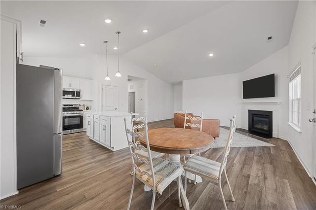 344 Altavista Drive, Clemmons, NC 27012