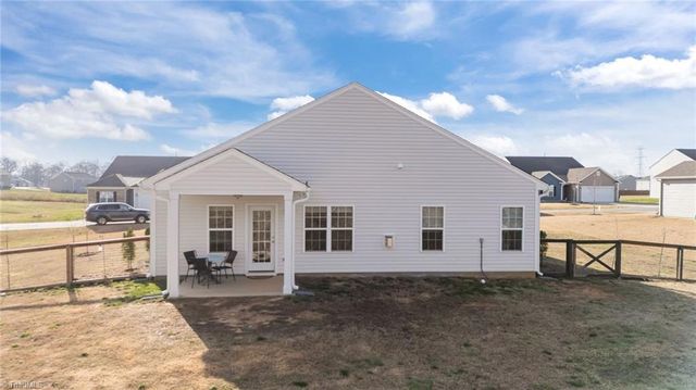 344 Altavista Drive, Clemmons, NC 27012