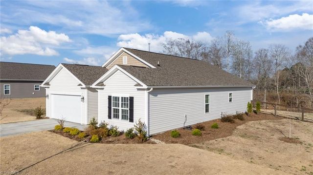 344 Altavista Drive, Clemmons, NC 27012