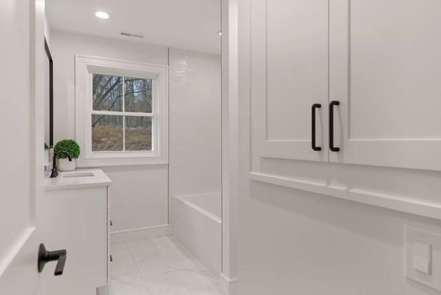 52 Curtis Road, Bridgewater, CT 06752