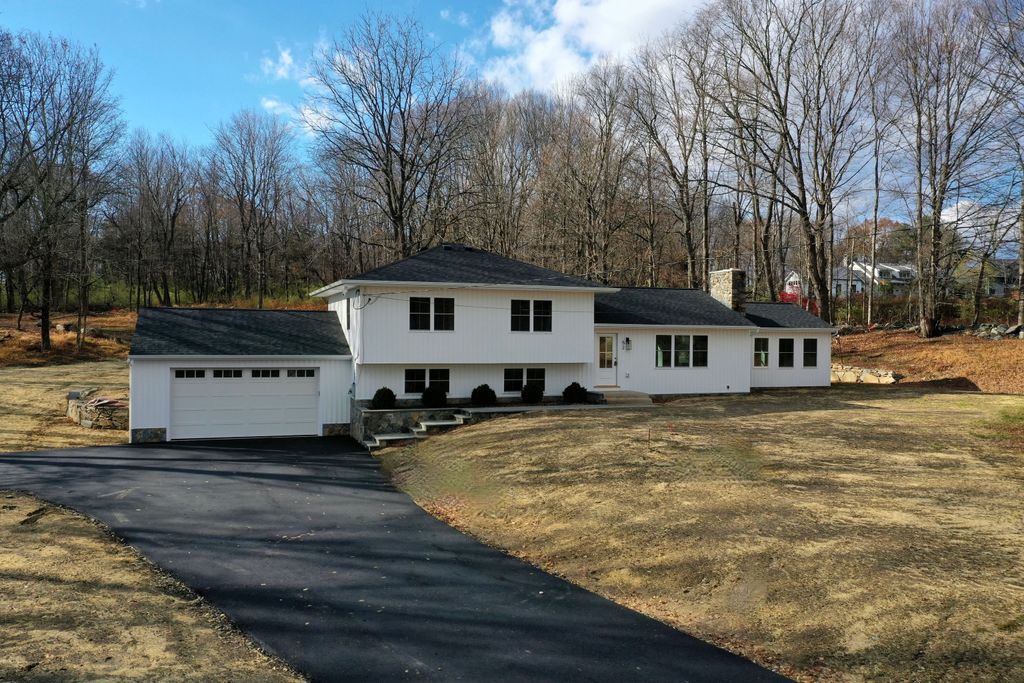 52 Curtis Road, Bridgewater, CT 06752