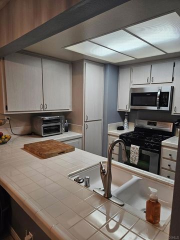 279 Durian St., Vista, CA 92083