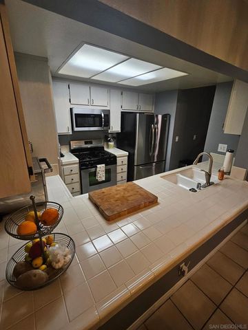 279 Durian St., Vista, CA 92083