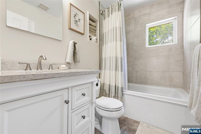 77 White Pond Road, Waldwick, NJ 07463