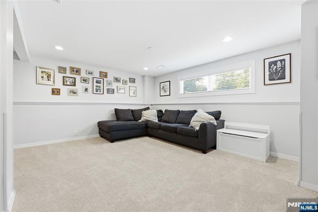 77 White Pond Road, Waldwick, NJ 07463