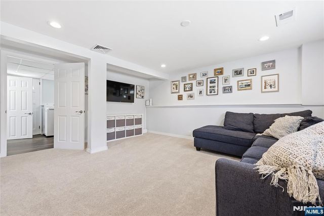 77 White Pond Road, Waldwick, NJ 07463